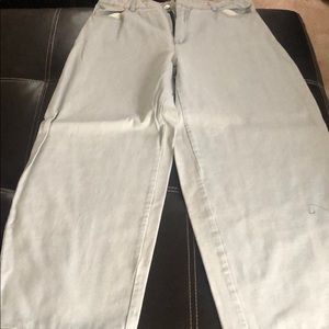Wide Legged Jeans